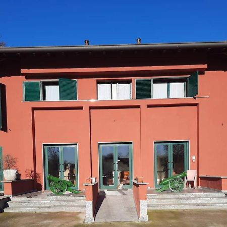 Mambly B&B Ristorante Pizzeria Galliate Екстер'єр фото
