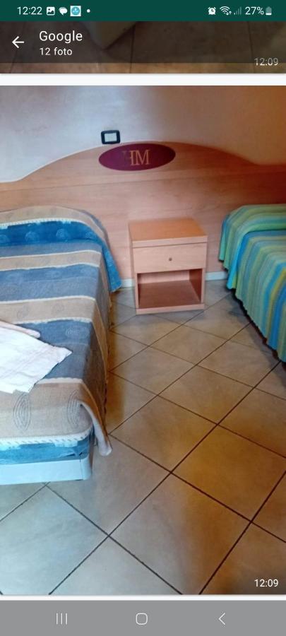 Mambly B&B Ristorante Pizzeria Galliate Екстер'єр фото
