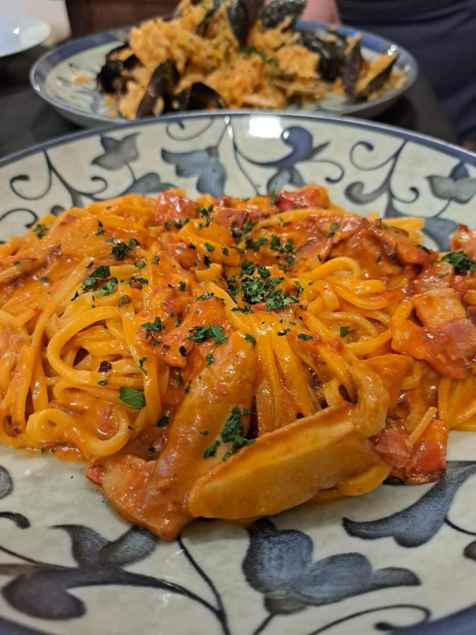 Mambly B&B Ristorante Pizzeria Galliate Екстер'єр фото